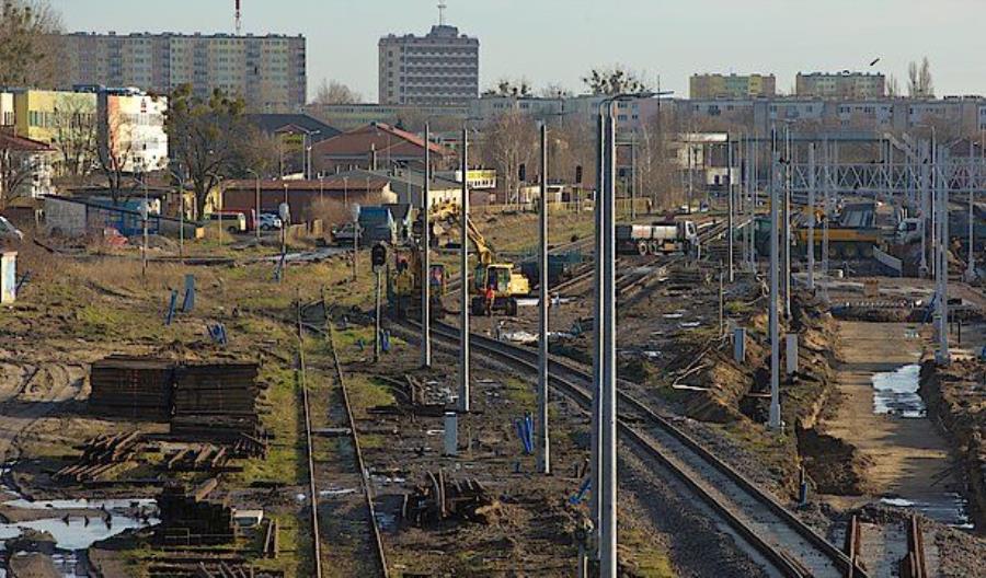 Pięć minut szybciej za pięć miliardów. Potrzebna zmiana paradygmatu inwestycji kolejowych Pięć minut szybciej za pięć miliardów. Potrzebna zmiana paradygmatu inwestycji kolejowych