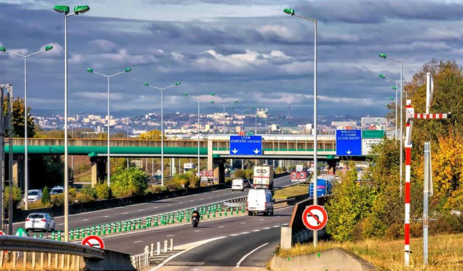 Francja. Obniżenie prędkości na autostradach na rzecz klimatu? Kierowcy protestują Francja. Obniżenie prędkości na autostradach na rzecz klimatu? Kierowcy protestują