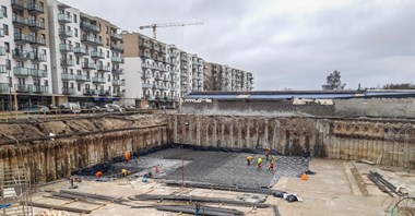 Kompleksowe zabezpieczenie głębokiego wykopu  - przykład z Gdańska  