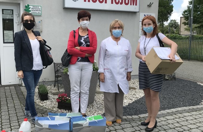 CEMEX pomaga w walce z Covid, przekazując środki ochrony osobistej 