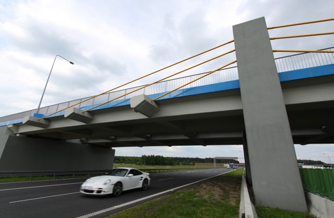 Wraz z liczbą nowych dróg rośnie liczba piratów drogowych. GDDKiA alarmuje