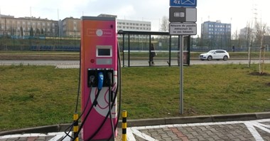 Warszawa: Więcej stacji ładowania pojazdów elektrycznych