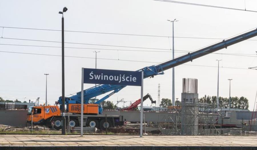 Od roku trwa modernizacja terminalu promowego w Świnoujściu. Prace na półmetku Od roku trwa modernizacja terminalu promowego w Świnoujściu. Prace na półmetku