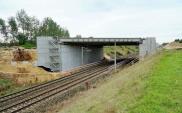 Rail Baltica – nad torami w Uhowie ułożona konstrukcja wiaduktu