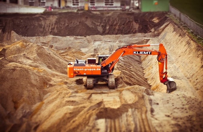 Cała Polska w strefie czerwonej. Budowy nie staną 