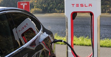 Tesla będzie produkować ładowarki w Chinach