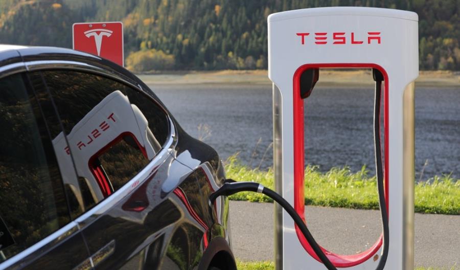 Tesla będzie produkować ładowarki w Chinach Tesla będzie produkować ładowarki w Chinach