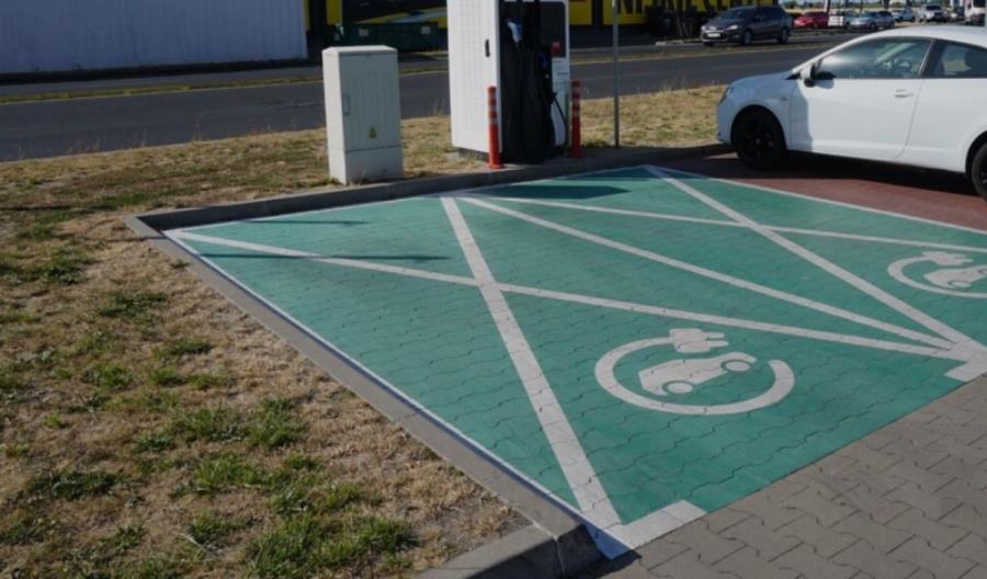 W 2020 w Polsce przybyły 72 stacje ładowania pojazdów GreenWay W 2020 w Polsce przybyły 72 stacje ładowania pojazdów GreenWay