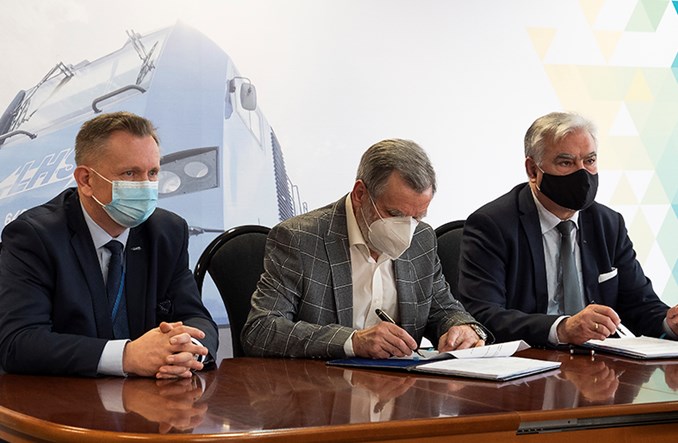 Nowoczesna sygnalizacja na kolejnych 21 przejazdach kolejowo-drogowych PKP LHS