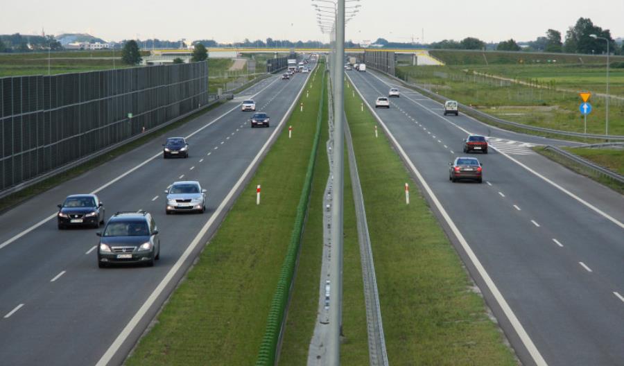 Ruch na drogach krajowych powoli się odbudowuje Ruch na drogach krajowych powoli się odbudowuje