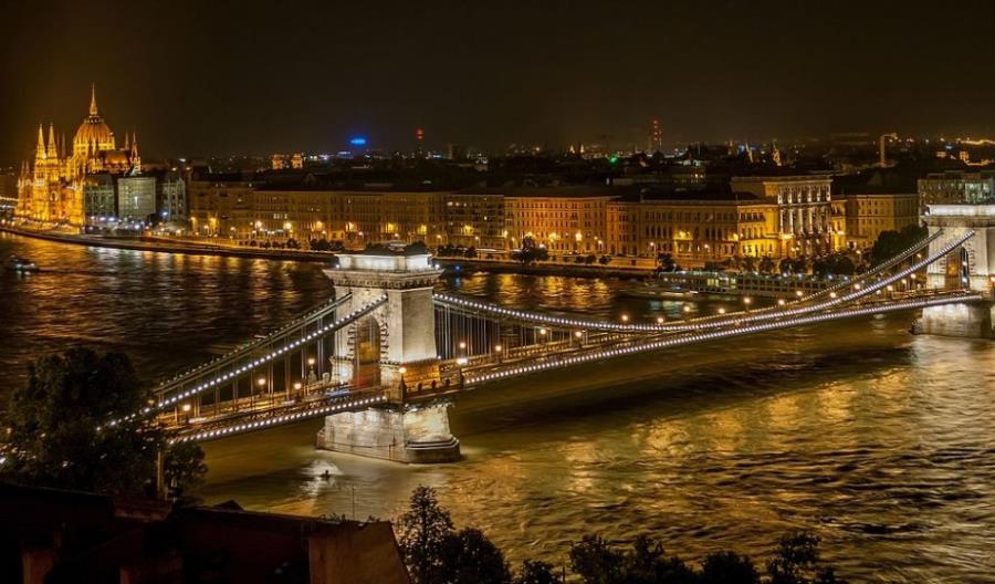 Budapeszt. Most Łańcuchowy przejdzie renowację Budapeszt. Most Łańcuchowy przejdzie renowację