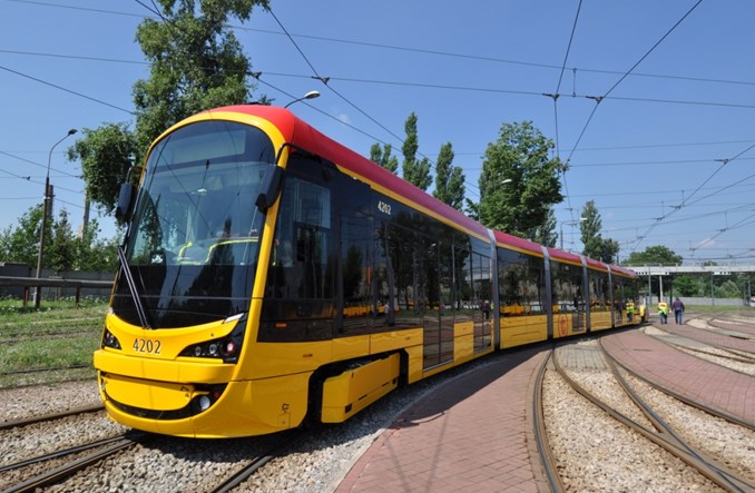 GW: Przedstawiciel dostawcy tramwajów dla Warszawy inwigilowany Pegasusem