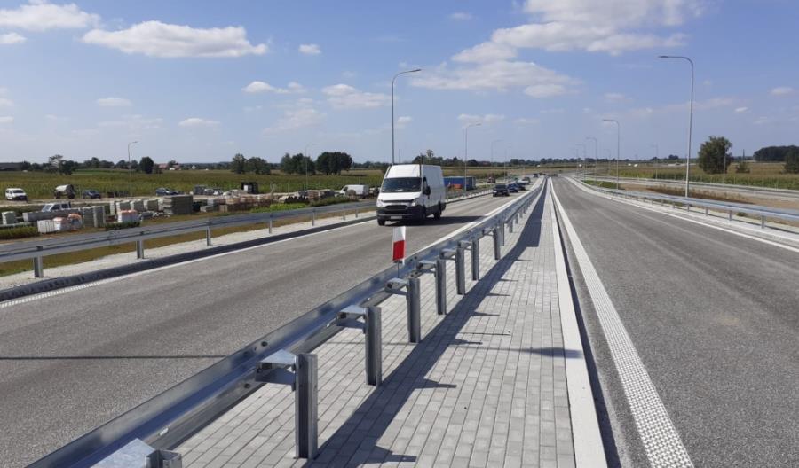 Kierowcy korzystają z pierwszego odcinka obwodnicy Niemodlina Kierowcy korzystają z pierwszego odcinka obwodnicy Niemodlina