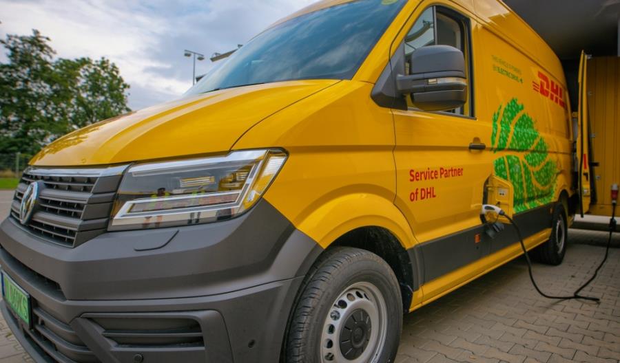 DHL Express będzie dostarczał elektrykami DHL Express będzie dostarczał elektrykami
