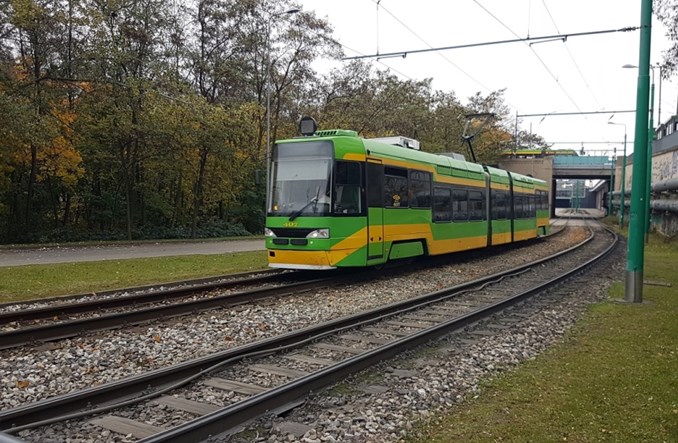 Poznań. Płatność kartą za bilet w każdym autobusie i tramwaju