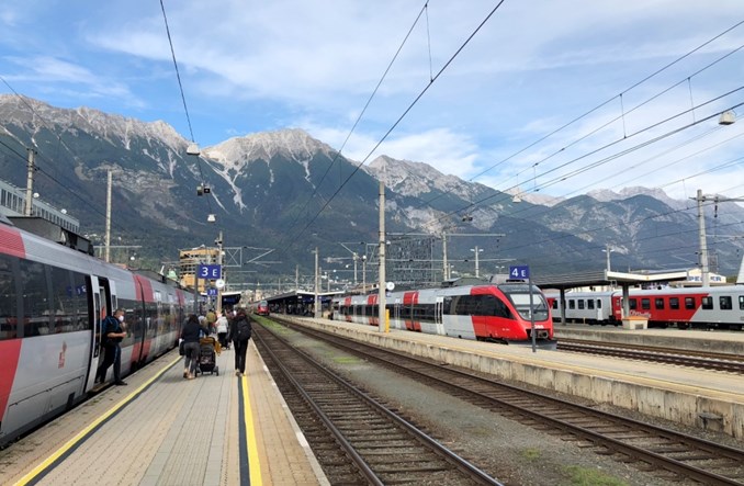 Pełny lockdown w Austrii, zapowiedź obowiązkowych szczepień. Ograniczenia w Bawarii