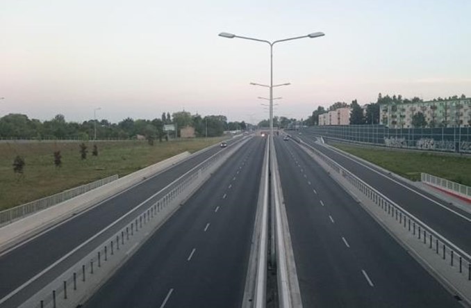 Łódzkie: Przygotowania do wydłużenia DW-714 i do nasuwania nowego wiaduktu w Koluszkach 