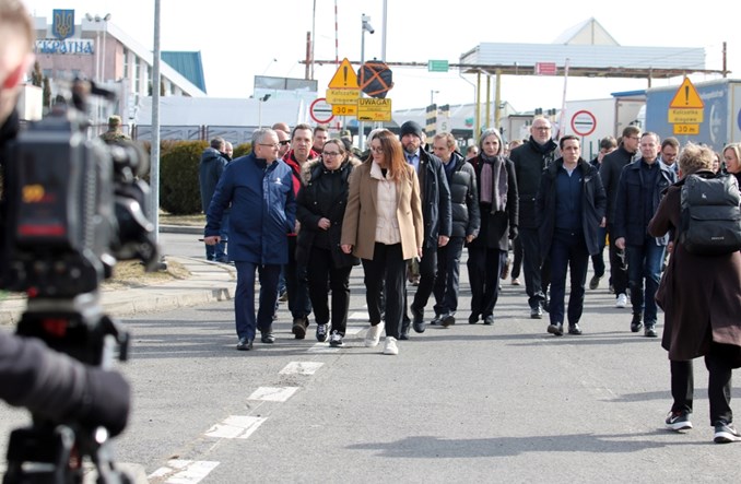 Ministrowie ds. transportu rozmawiali o pomocy uchodźcom z Ukrainy