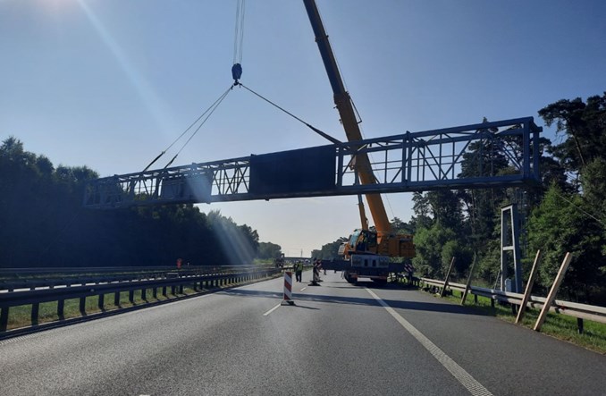 Montują inteligentny system wzdłuż autostrad A4 i A8. Rozpozna auto jadące pod prąd 
