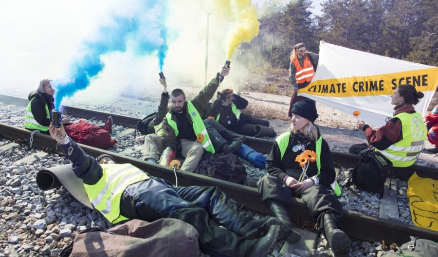 Greenpeace blokuje kolejowe transporty węgla w Finlandii Greenpeace blokuje kolejowe transporty węgla w Finlandii