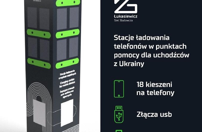 Montują ładowarki do telefonów na granicy z Ukrainą 