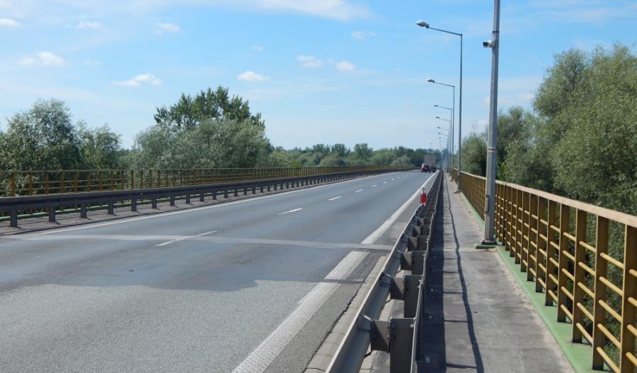 Wahadłowo przez most w Górze Kalwarii Wahadłowo przez most w Górze Kalwarii