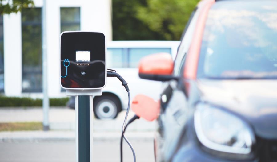 Elektryki konkurencyjne cenowo niemal w całej Europie. W Polsce inaczej Elektryki konkurencyjne cenowo niemal w całej Europie. W Polsce inaczej