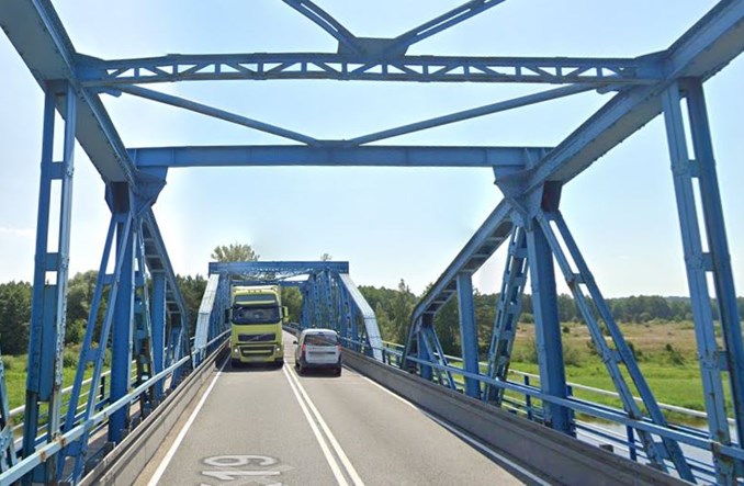 Most nad Bugiem na DK-19 uszkodzony