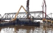 Szczecin: rozbierają stary most kolejowy na Regalicy