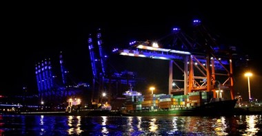 Chińczycy przejmują udziały w hamburskim terminalu kontenerowym