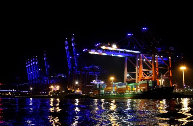 Chińczycy przejmują udziały w hamburskim terminalu kontenerowym