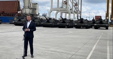 Pierwsze Abramsy dla Polski dotarły do portu morskiego w Szczecinie