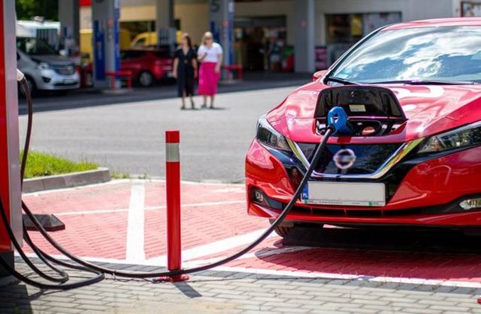 PE przyjął AFIR. Przybędzie stacji ładowania pojazdów elektrycznych?