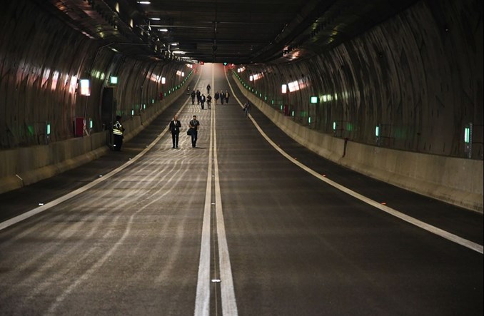 Ogromne zainteresowanie kierowców tunelem pod Świną