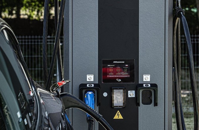 Biedronka i Powerdot rozwijają ogólnopolską sieć ładowania pojazdów elektrycznych i hybrydowych