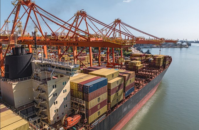 Gdynia: Pierwsze zawinięcie w ramach serwisu oceanicznego SWAN