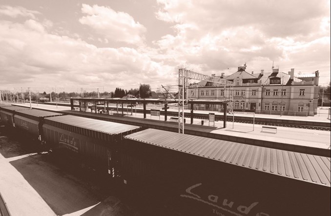 „Tiry z wodą na tory”. Producent Cisowianki stawia na transport intermodalny 