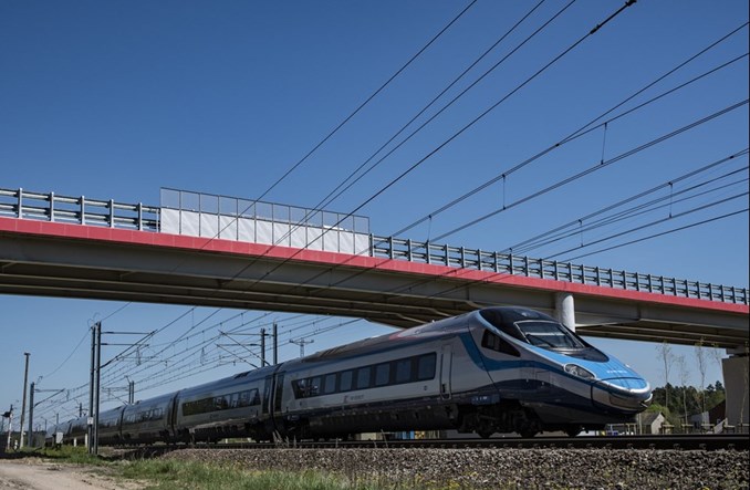 Prace GDDKiA utrudnią ruch kolejowy na CMK