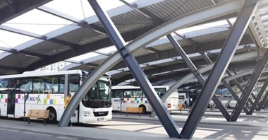 Hołownia: Wykluczenie transportowe odbiera wolność