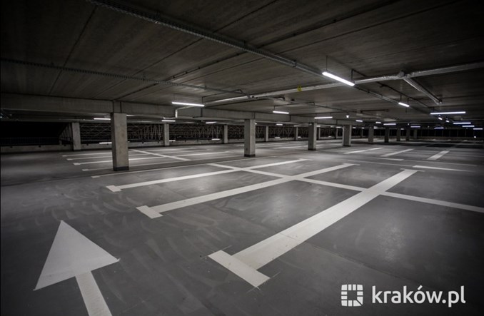 Kraków. Parking P+R na Górce Narodowej otwarty