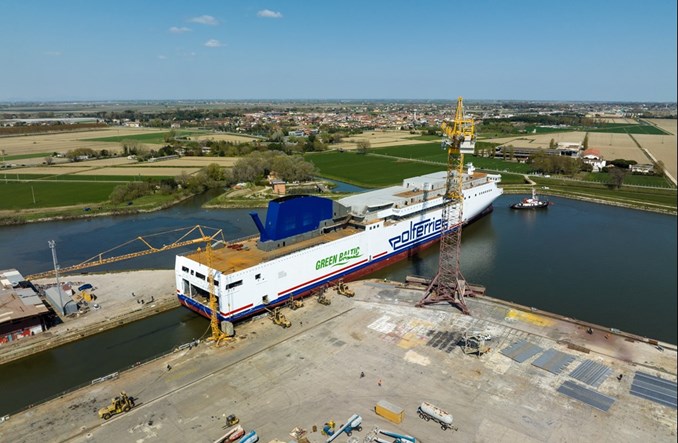 Varsovia uzupełni flotę Polferries