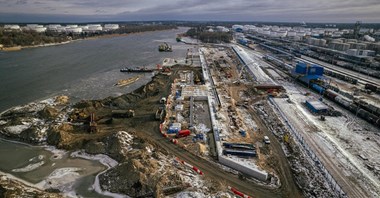 Gdańsk: Budowa terminala przeładunkowego na Martwej Wiśle za półmetkiem