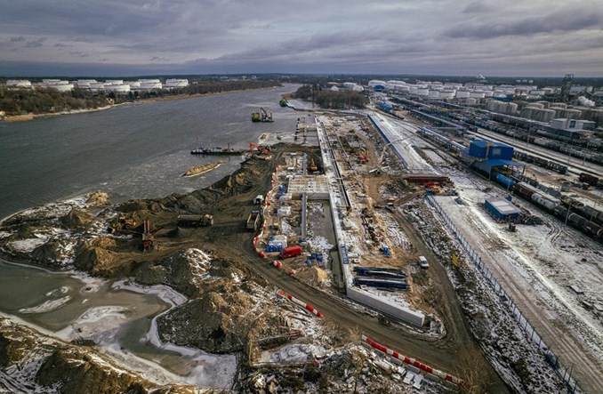 Gdańsk: Budowa terminala przeładunkowego na Martwej Wiśle za półmetkiem