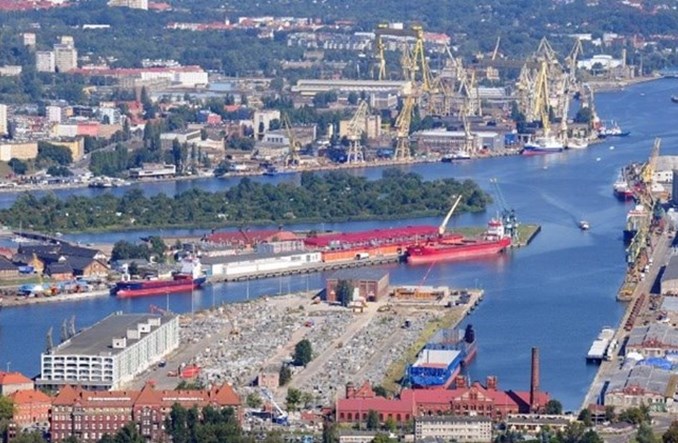W zespole portowym Szczecin-Świnoujście konkurencję rzek i dróg z koleją wygrywa… rurociąg