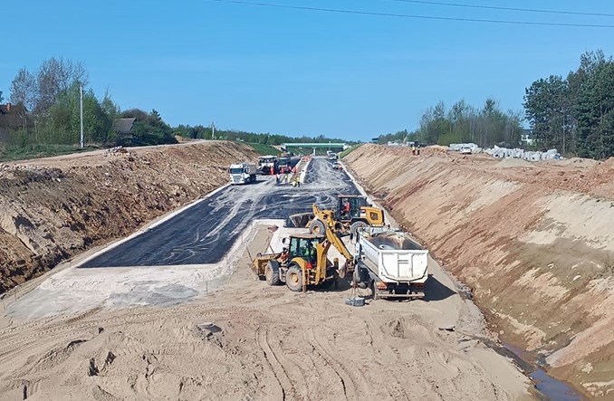 Obwodnica Wąchocka za półmetkiem 