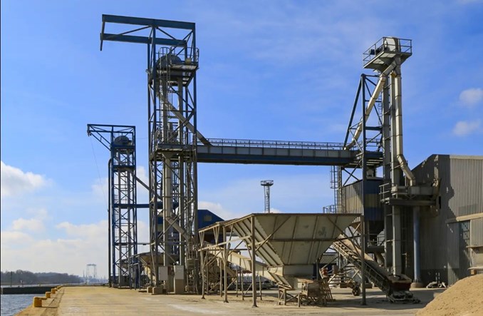 Terminale zbożowe w polskich portach morskich. Fakty i mity