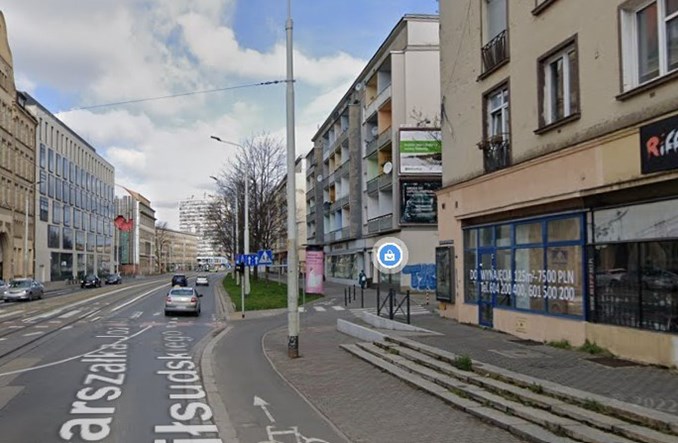 Nielegalne reklamy zalewają ulice miast 