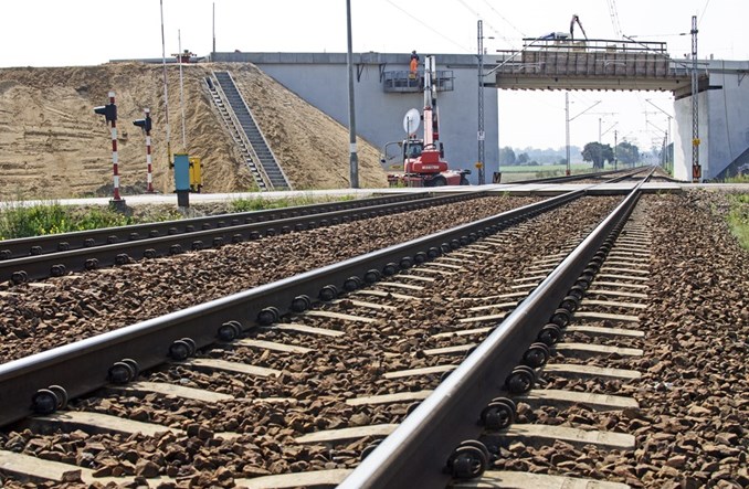 861 mln zł na budowę dwupoziomowych skrzyżowań kolejowo-drogowych