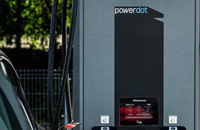 Przy Biedronkach jest już 210 stacji ładowania pojazdów 