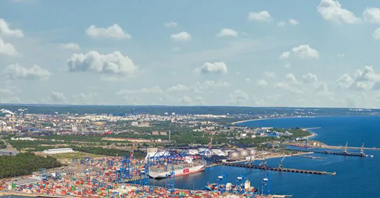 Port Gdańsk na fali? Imponujący wzrost przeładunków kontenerów i rud metali